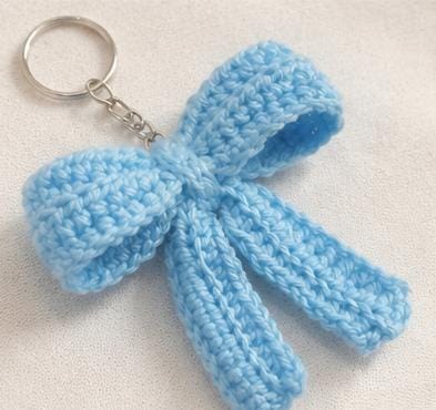 Artique Bow Charm Keychain
